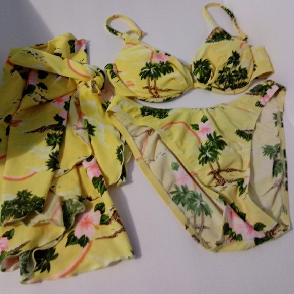 Carabella Other - 🎆SALE😘3 piece carbella bathing suit EUC